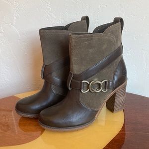 Timberland slip on boots Woman’s size 7